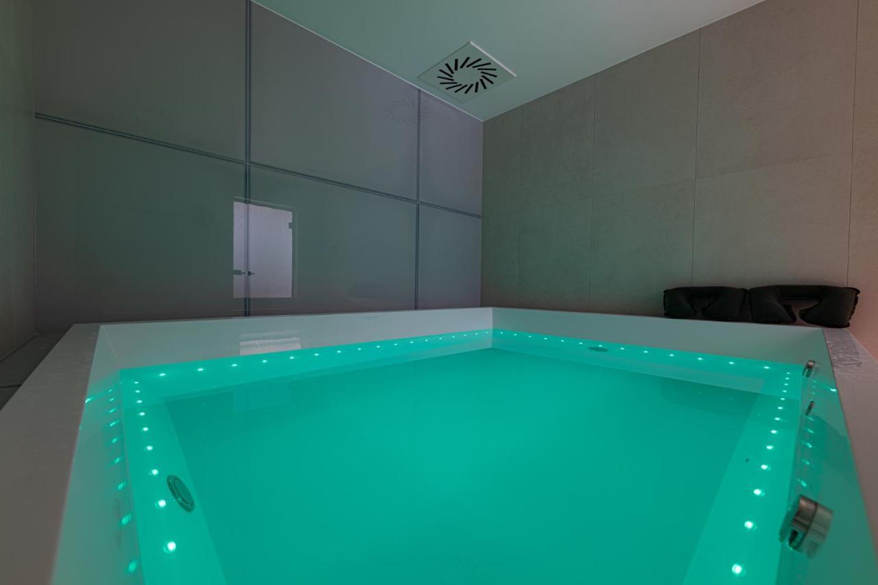 Lua Resort - Adults Only Balatonfüred Extérieur photo A sensory deprivation tank