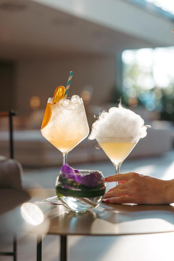 Lua Resort - Adults Only Balatonfüred Extérieur photo A cocktail at the bar